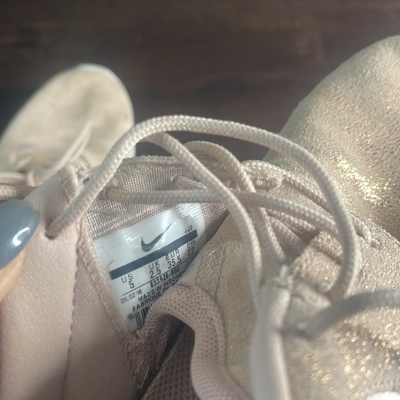 Nike Premium Women’s Shoe - Rose Gold - Picture 8 of 12